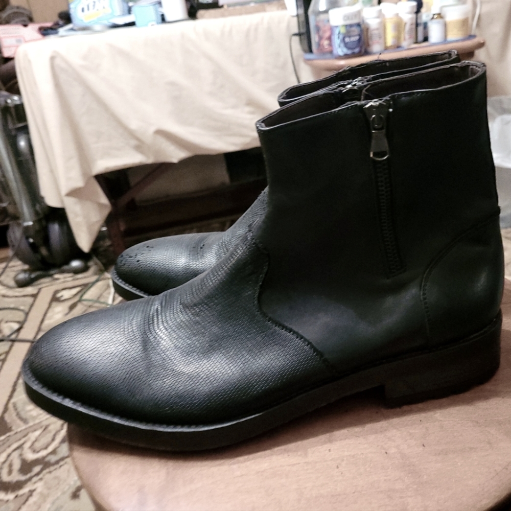 Boots - Picture 2 of 4
